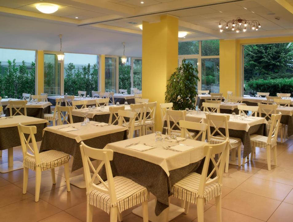Beyou Hotel Villa Rosa Ричоне Екстериор снимка