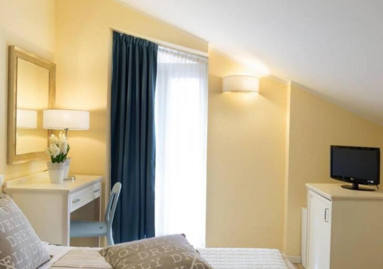 Beyou Hotel Villa Rosa Ричоне Екстериор снимка