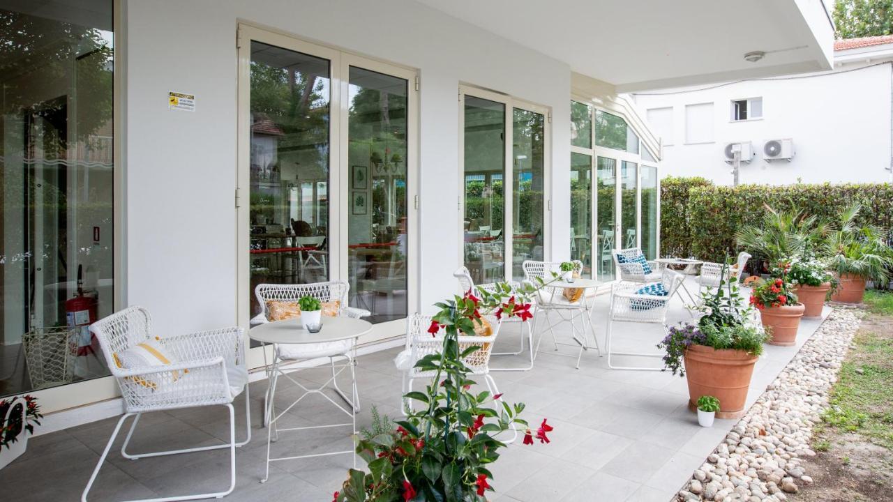 Beyou Hotel Villa Rosa Ричоне Екстериор снимка