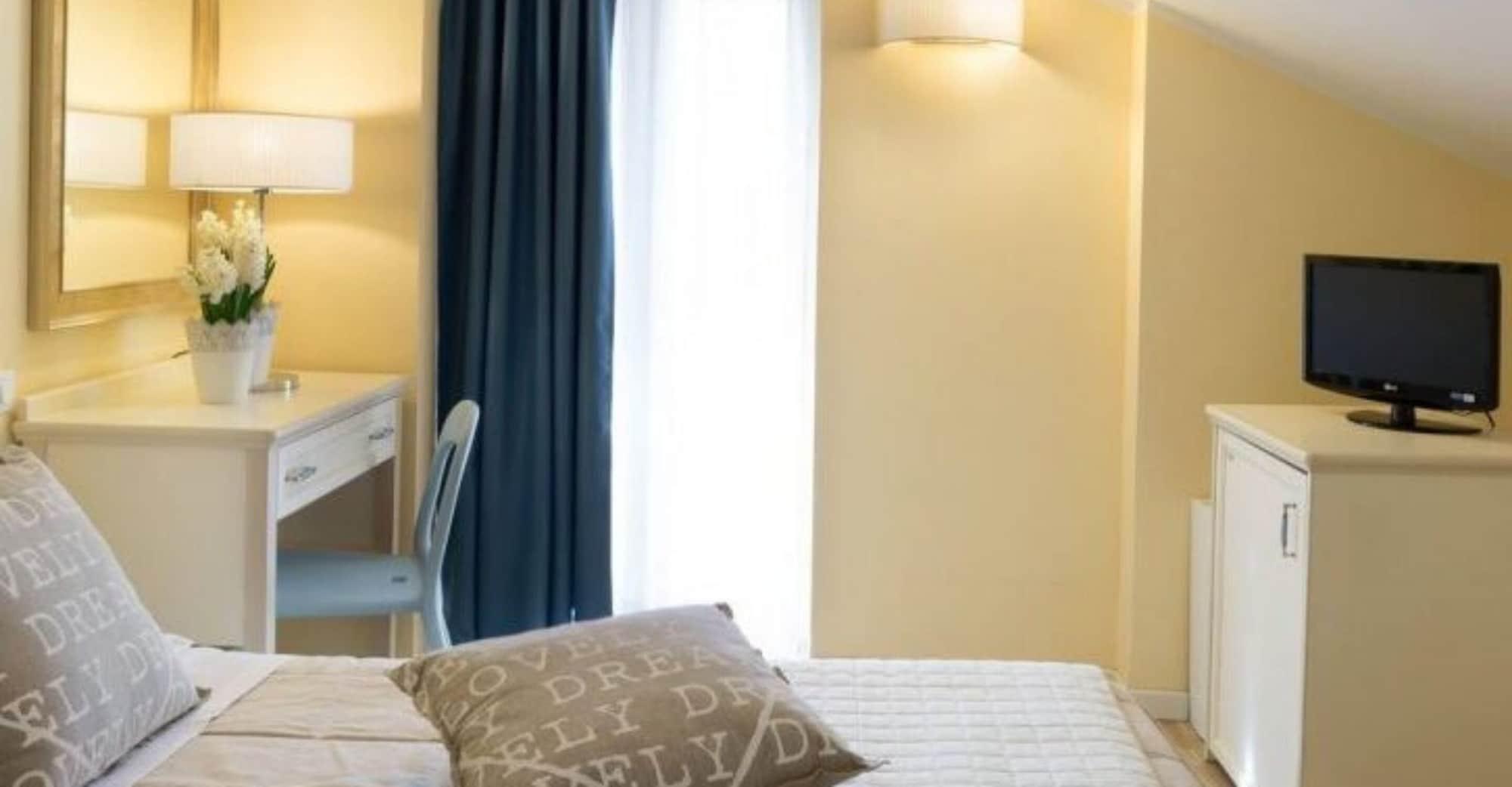 Beyou Hotel Villa Rosa Ричоне Екстериор снимка